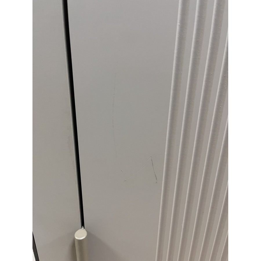 Входная дверь металлическая LINEA АТЛАНТ риолит софт тач  ясень капучино, зеркало  